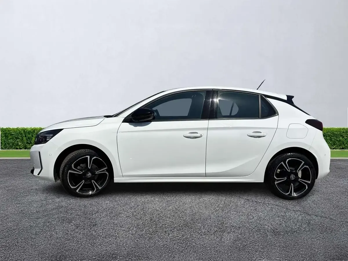 Used Vauxhall Corsa 75 HP (55 kW) 2024 White Hatchback