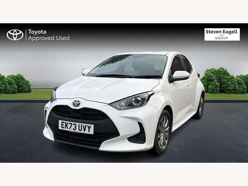 Used Toyota Yaris Hybrid 2023 White Hatchback