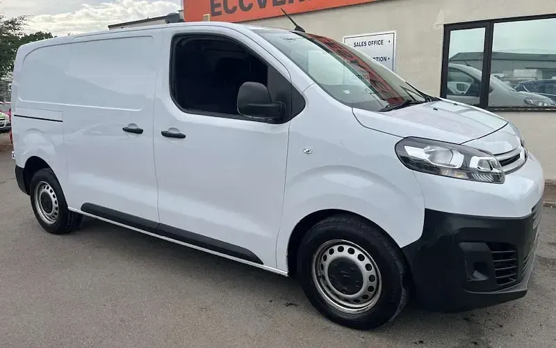 Used Citroën Dispatch 102 HP (75 kW) 2023 White MPV