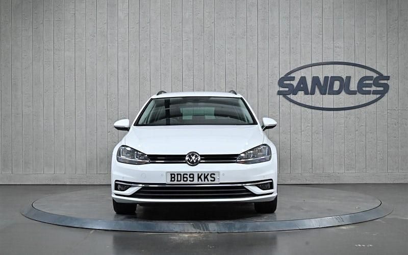 Used VW Golf VII Match 116 HP (85 kW) 2019 White Estate