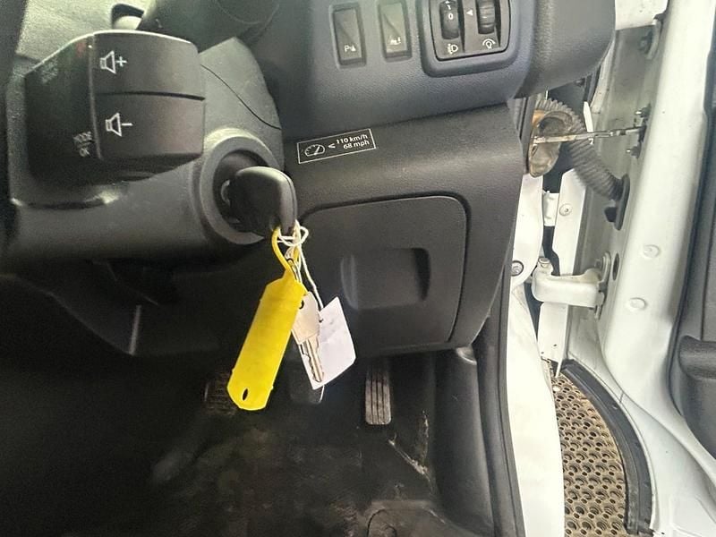 Used Vauxhall Vivaro 120 HP (88 kW) 2019 White MPV