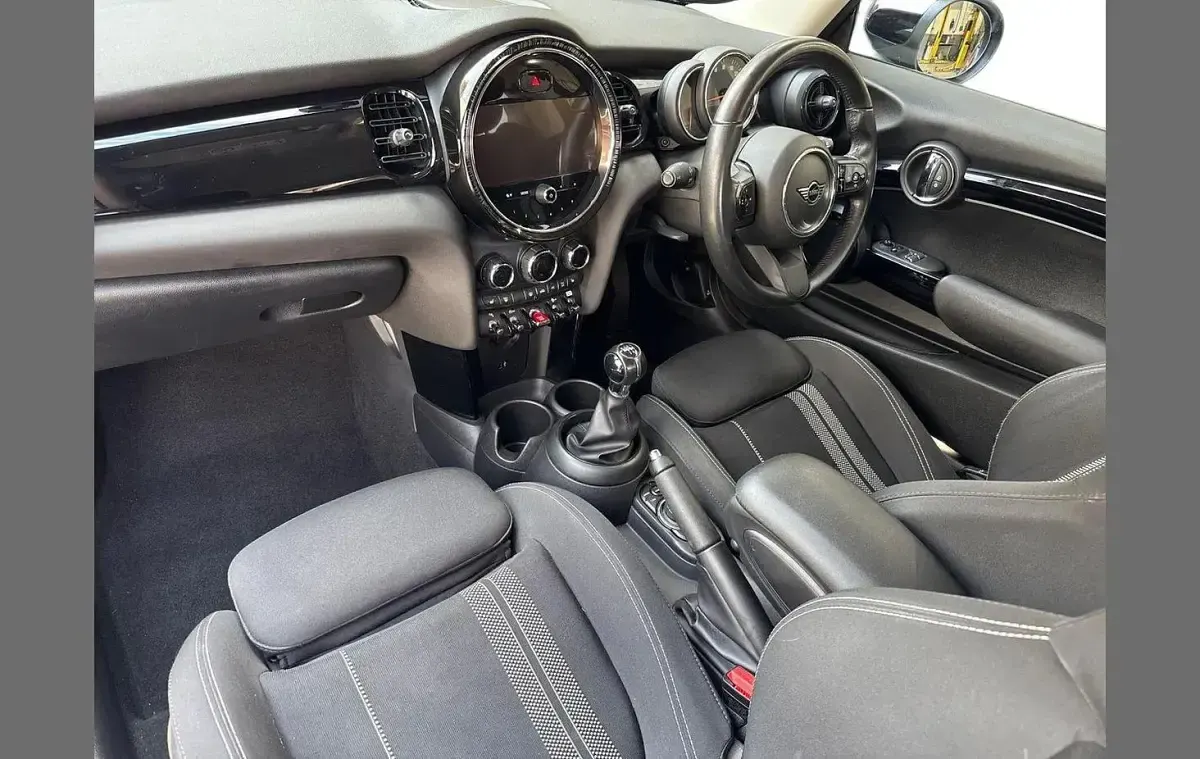 Used Mini Cooper S Classic 176 HP (129 kW) 2021 Blue Hatchback