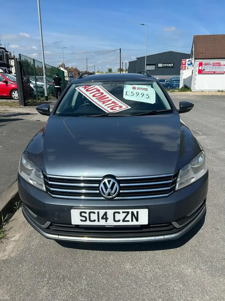 Begagnad VW Passat Executive 2014 Grå Kombi