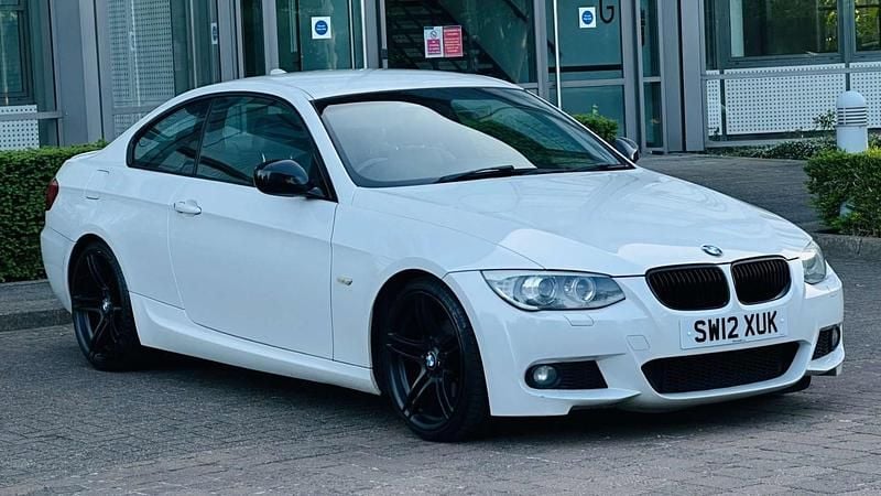 White Used 2012 BMW 320 Sport Line Coupe | £5,990 (Fair price) - Image 1/4