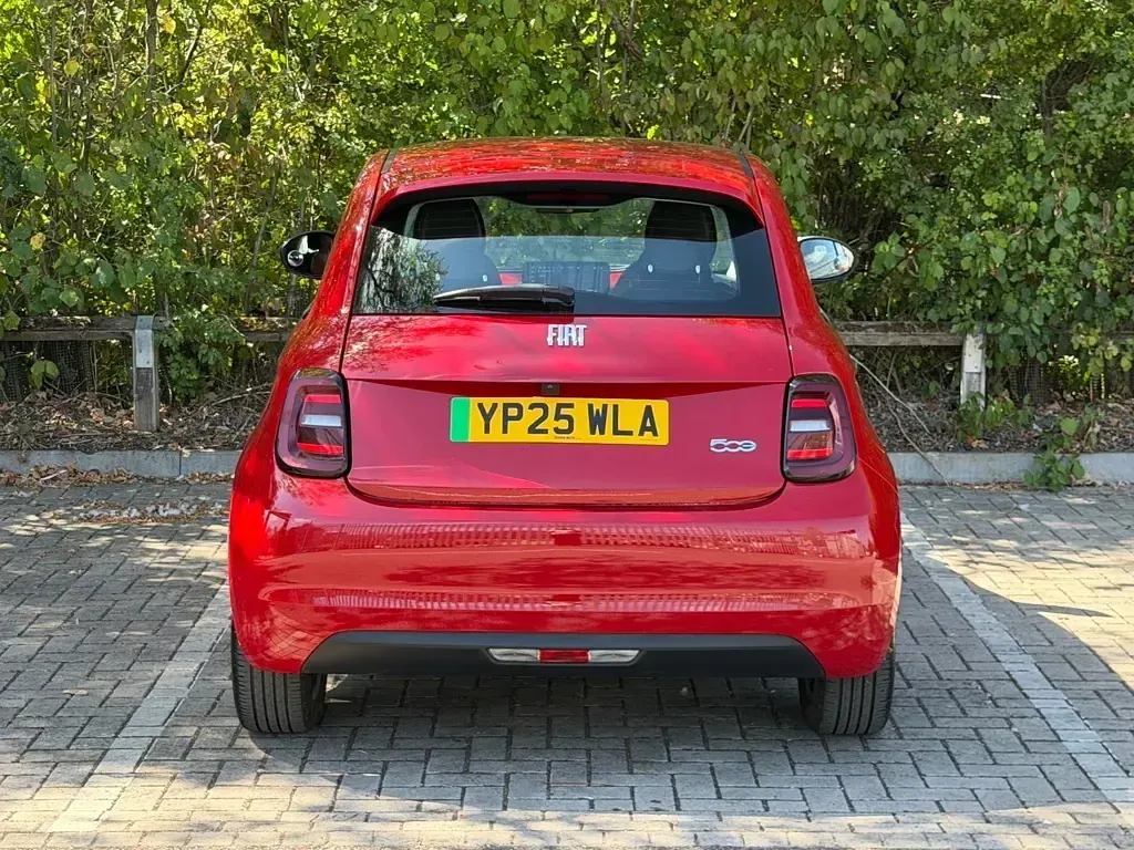 Used Fiat 500e Red 86 kW (118 HP) 2025 Red Hatchback