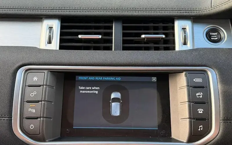 Used Land Rover Range Rover evoque SE 240 HP (176 kW) 2018 Hatchback
