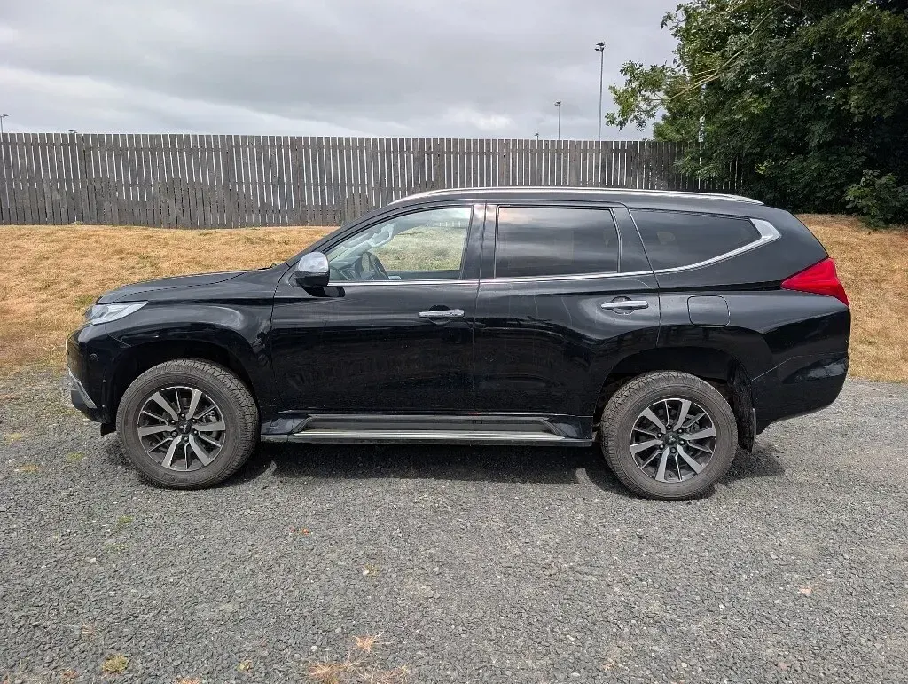 Used Mitsubishi Shogun 181 HP (133 kW) 2019 Black SUV