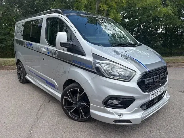 Begagnad Ford Transit Custom Limited 130 HK (95 kW) 2019 Silver Minibuss