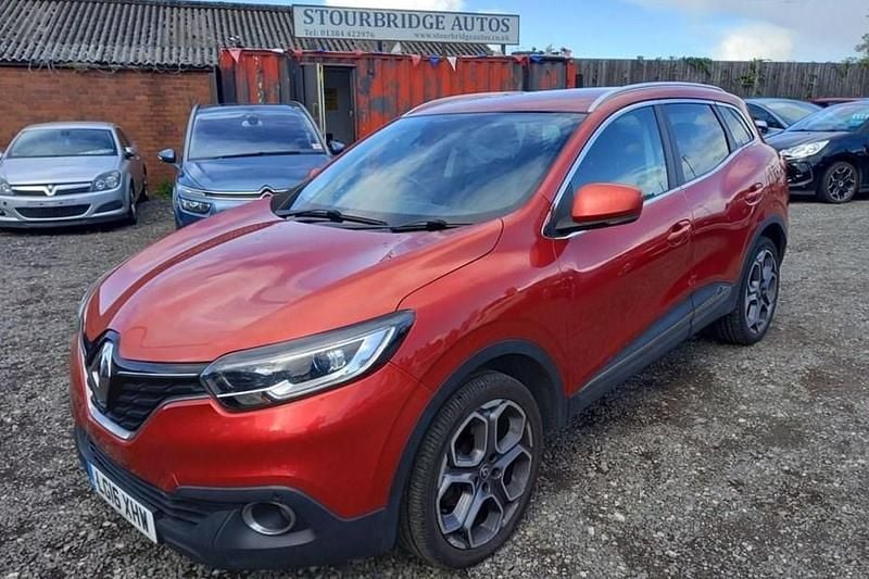 Red Used 2016 Renault Kadjar Dynamique SUV | £6,494 (Good price) - Image 1/1