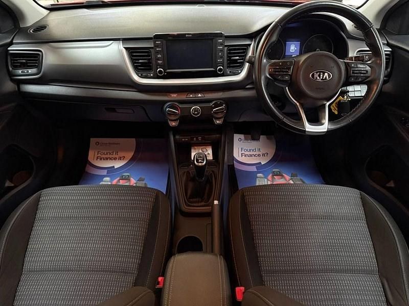 Used Kia Stonic 98 HP (72 kW) 2019 Red SUV