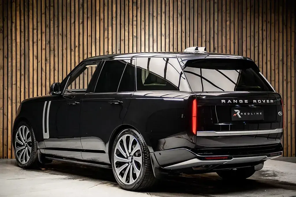 Used Land Rover Range Rover First Edition 350 HP (257 kW) 2022 Black SUV