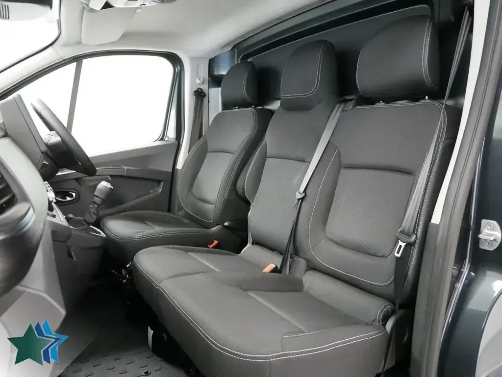 New Renault Trafic 150 HP (110 kW) 2026 Grey