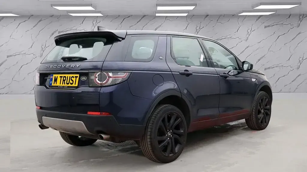 Used Land Rover Discovery Sport HSE 180 HP (132 kW) 2019 Blue SUV