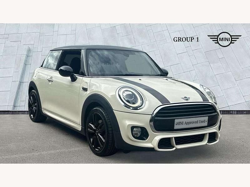 White Used 2018 Mini Cooper Sport Hatchback | £12,575 (Fair price) - Image 1/4