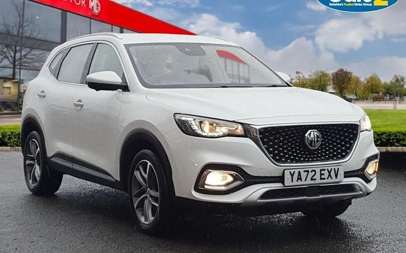 White Used 2023 MG HS Excite SUV | £15,690 - Image 1/4