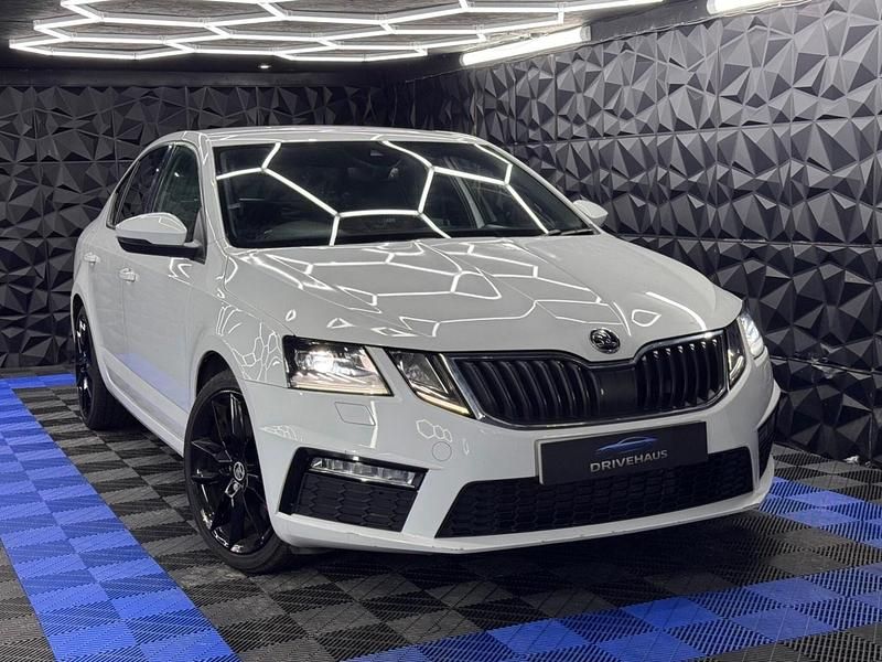 Used Skoda Octavia vRS 230 HP (169 kW) 2017 White Hatchback