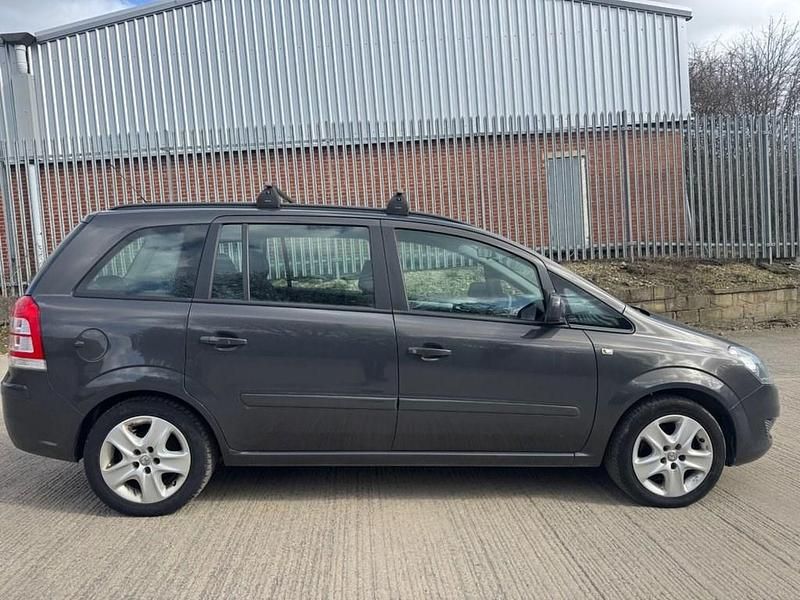 Used Vauxhall Zafira 115 HP (84 kW) 2013 Grey MPV
