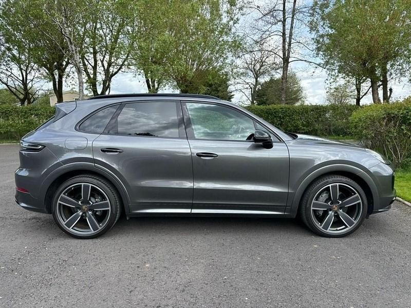 Used Porsche Cayenne 440 HP (323 kW) 2019 Grey SUV