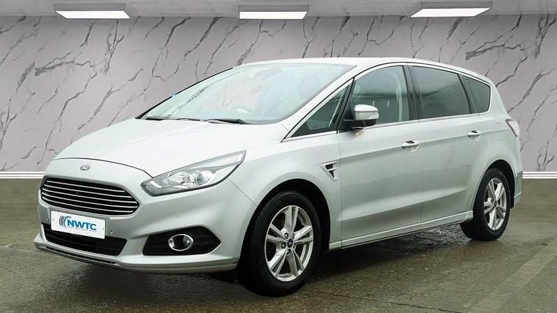 Used Ford S-MAX Titanium 180 HP (132 kW) 2015 Silver MPV