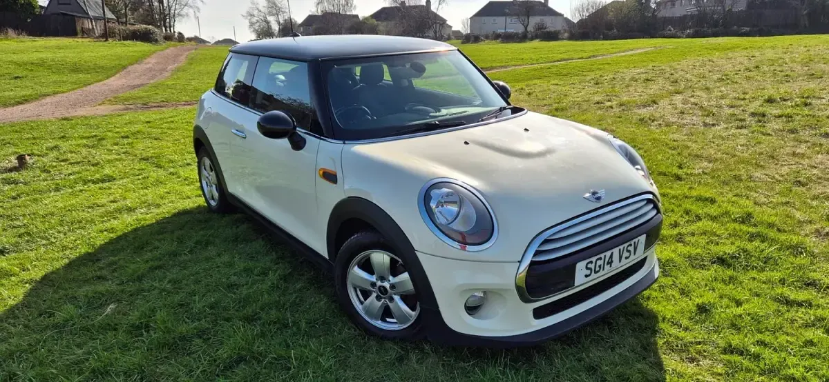 Used Mini Cooper Hatch 2014 White Hatchback