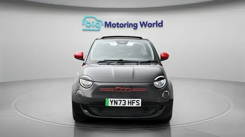 Second-hand Fiat 500e Red 86 kW (118 CP) 2024 Cabrio