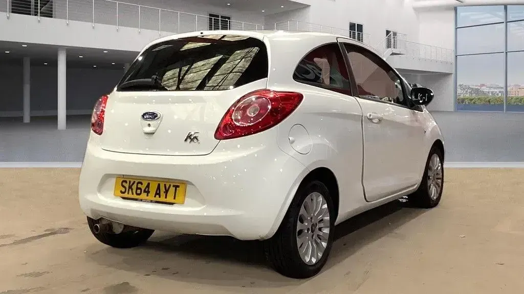 Used Ford Ka Zetec 69 HP (50 kW) 2014 White Hatchback