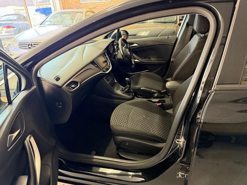 Used Vauxhall Astra 136 HP (100 kW) 2017 Black Hatchback