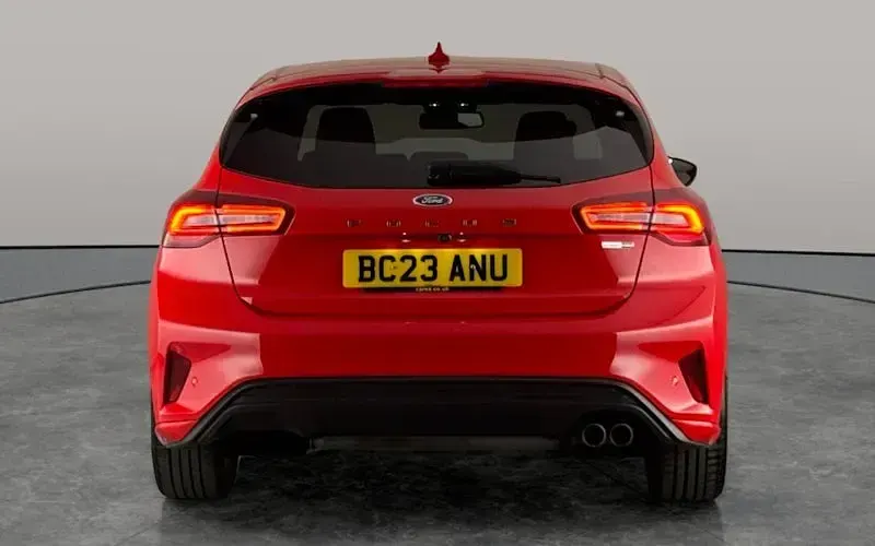 Used Ford Focus ST-Line 155 HP (114 kW) 2023 Red Hatchback