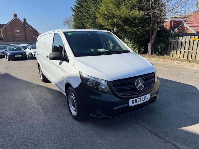 Begagnad Mercedes Vito Progressive 2021 Vit Van