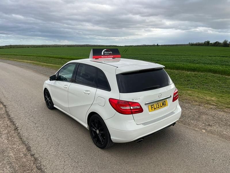 Used Mercedes B180 121 HP (88 kW) 2013 White MPV