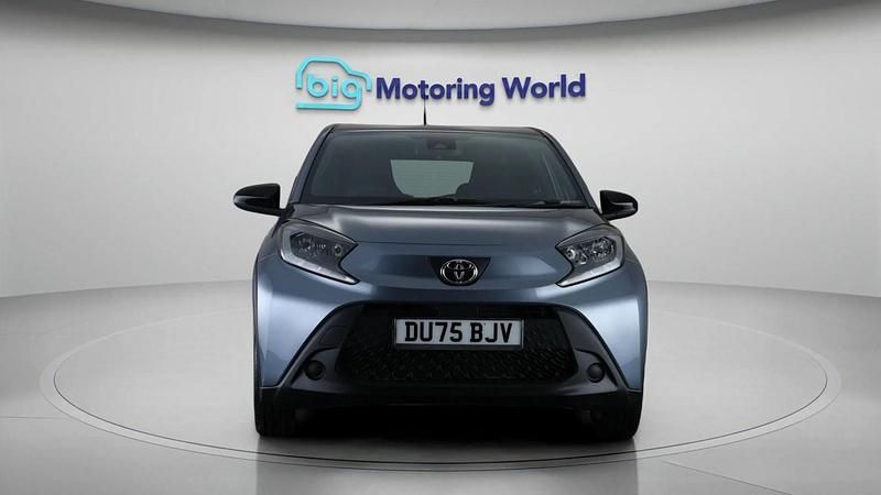 Used Toyota Aygo X PURE 72 HP (52 kW) 2025 Grey SUV