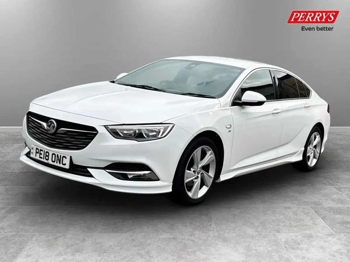 Used Vauxhall Insignia Sport 163 HP (119 kW) 2018 White Hatchback
