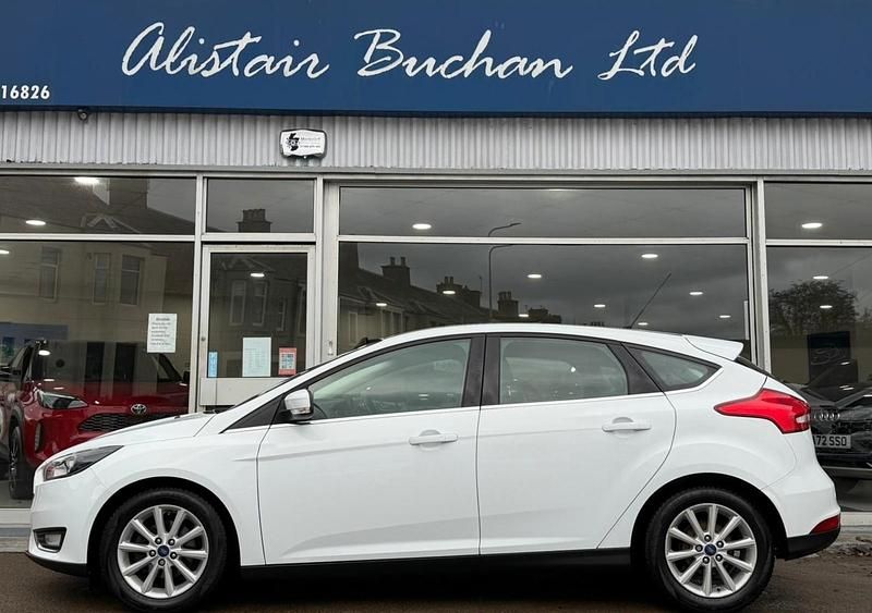 Used Ford Focus Titanium 2017 White Hatchback