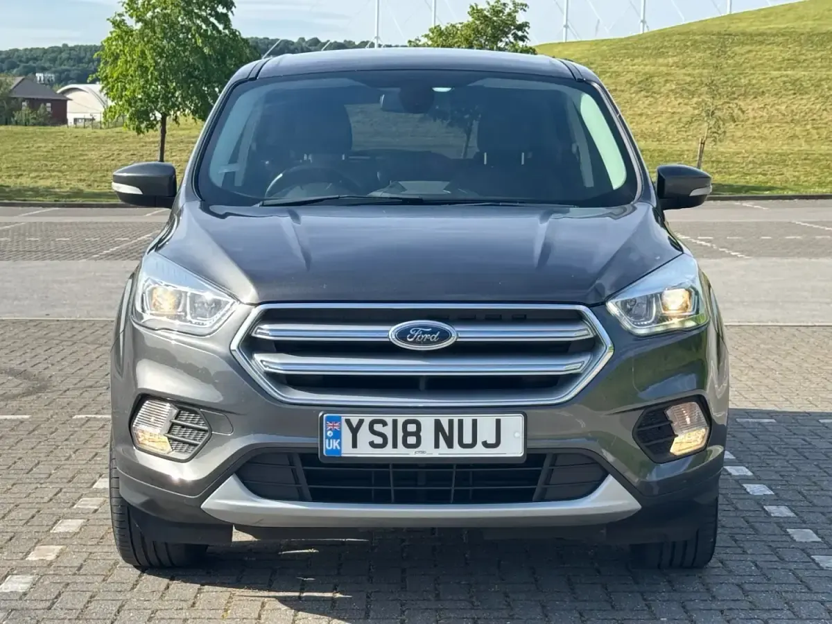 Usado Ford Kuga Titanium 180 HP (132 kW) 2018 Cinzento SUV