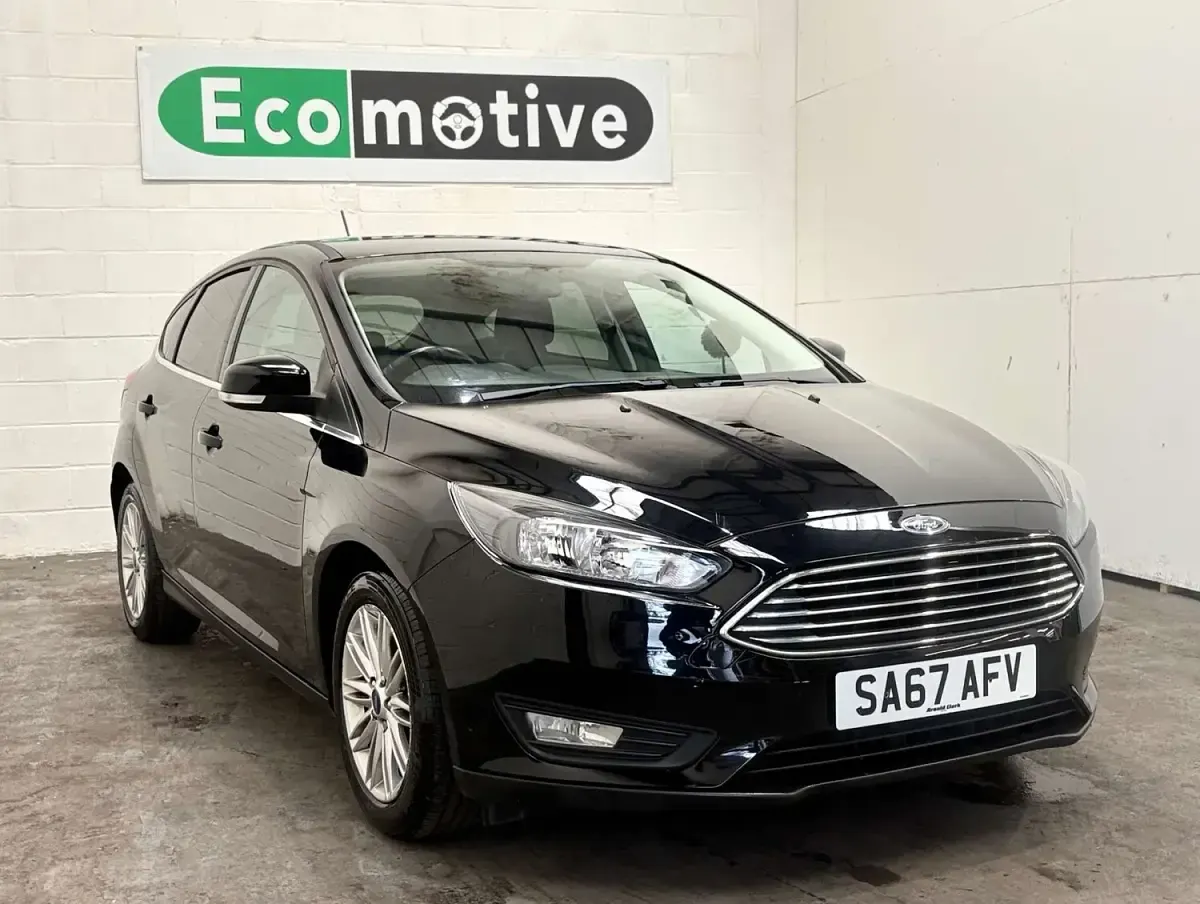Used Ford Focus Zetec 125 HP (91 kW) 2017 Black Hatchback