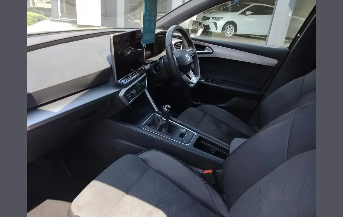 Used Seat Leon FR Sport 147 HP (108 kW) 2025 Grey Hatchback