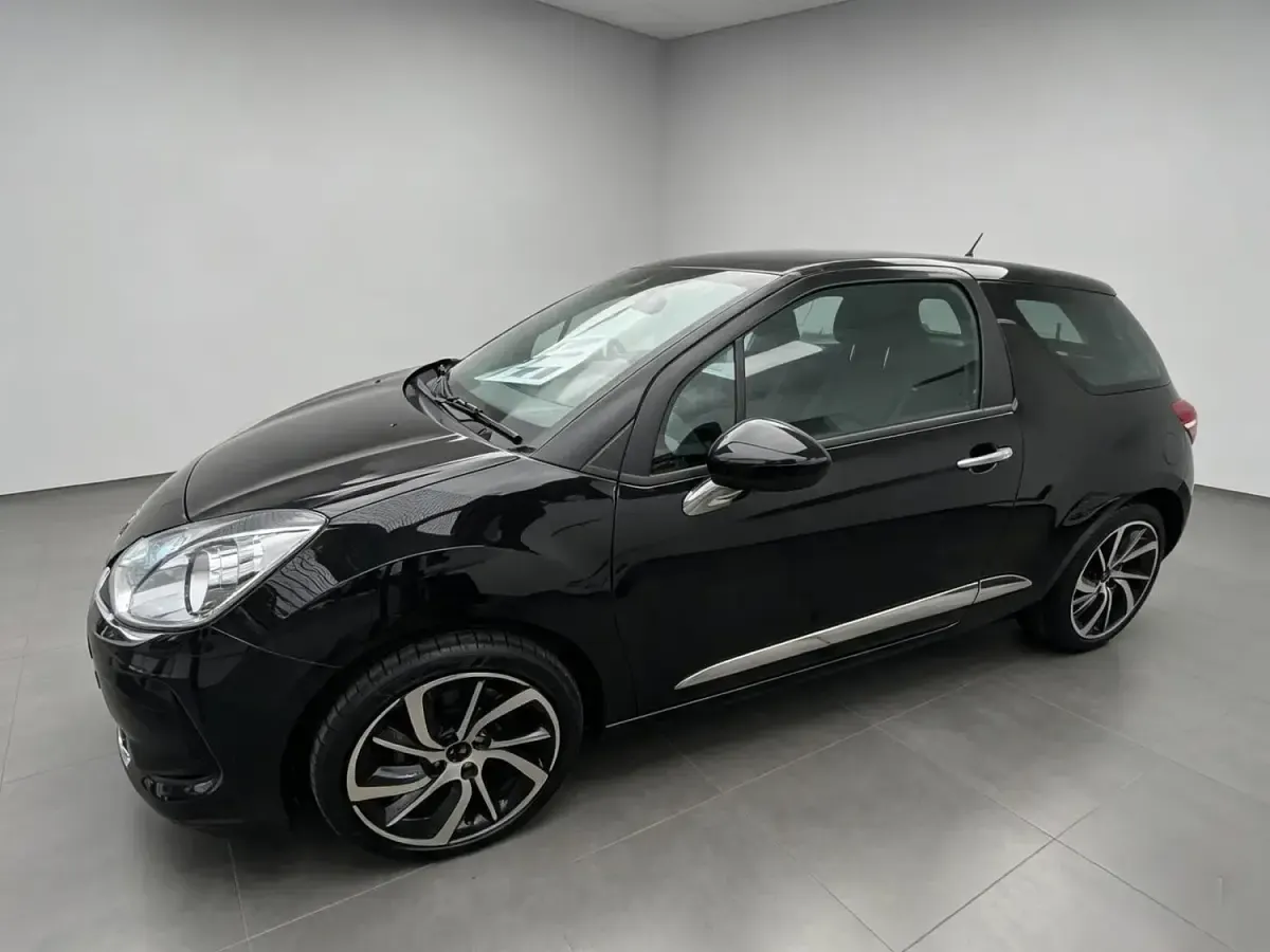 Used DS Automobiles DS3 Connected Chic 2018 Black Hatchback