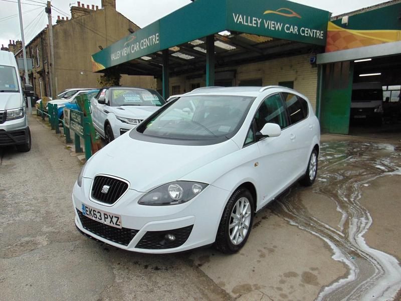 Used Seat Altea XL Copa 105 HP (77 kW) 2013 White MPV