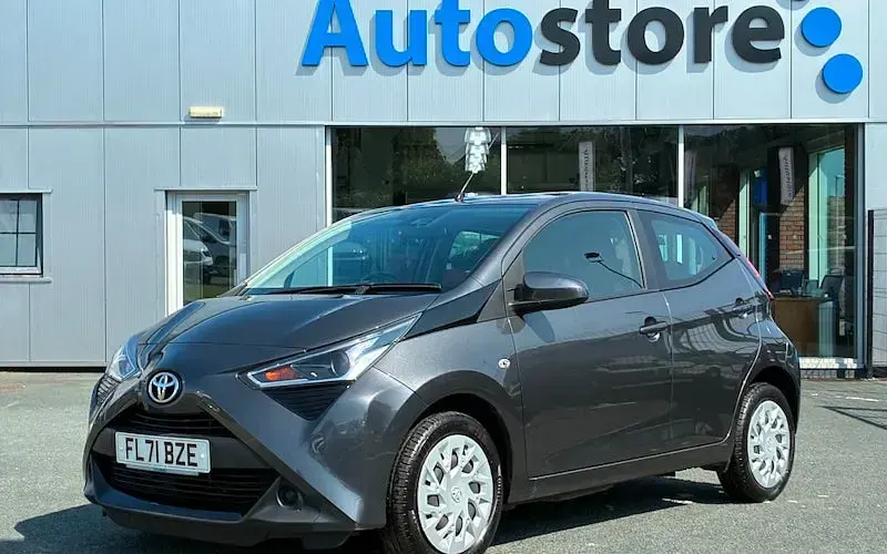 Used Toyota Aygo X-play 72 HP (52 kW) 2021 Hatchback