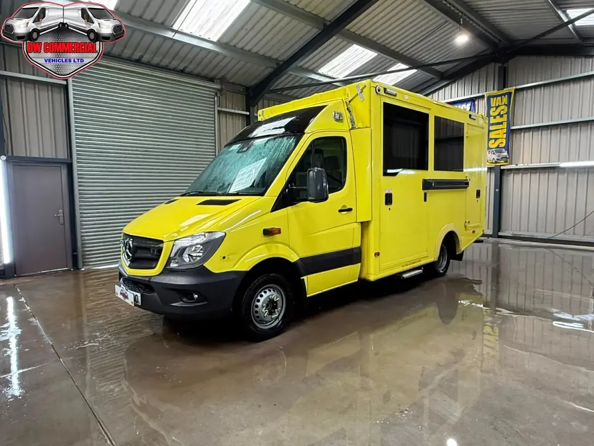 Used Mercedes Sprinter 190 HP (139 kW) 2018 Yellow Van