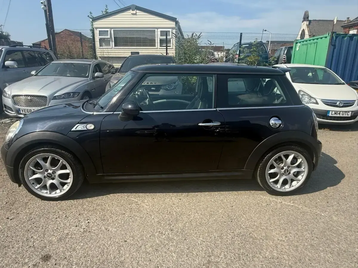 Used Mini Cooper S Hatch 175 HP (128 kW) 2007 Black Hatchback