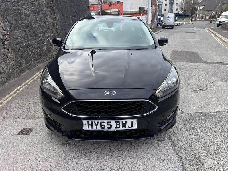 Used Ford Focus Zetec 120 HP (88 kW) 2015 Black Hatchback