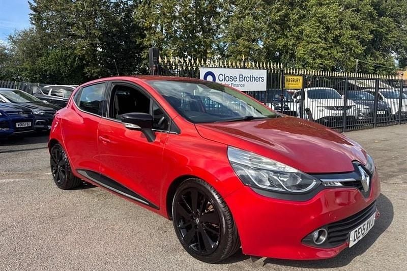 Red Used 2015 Renault Clio IV Dynamique Hatchback | £6,990 (Fair price) - Image 1/1