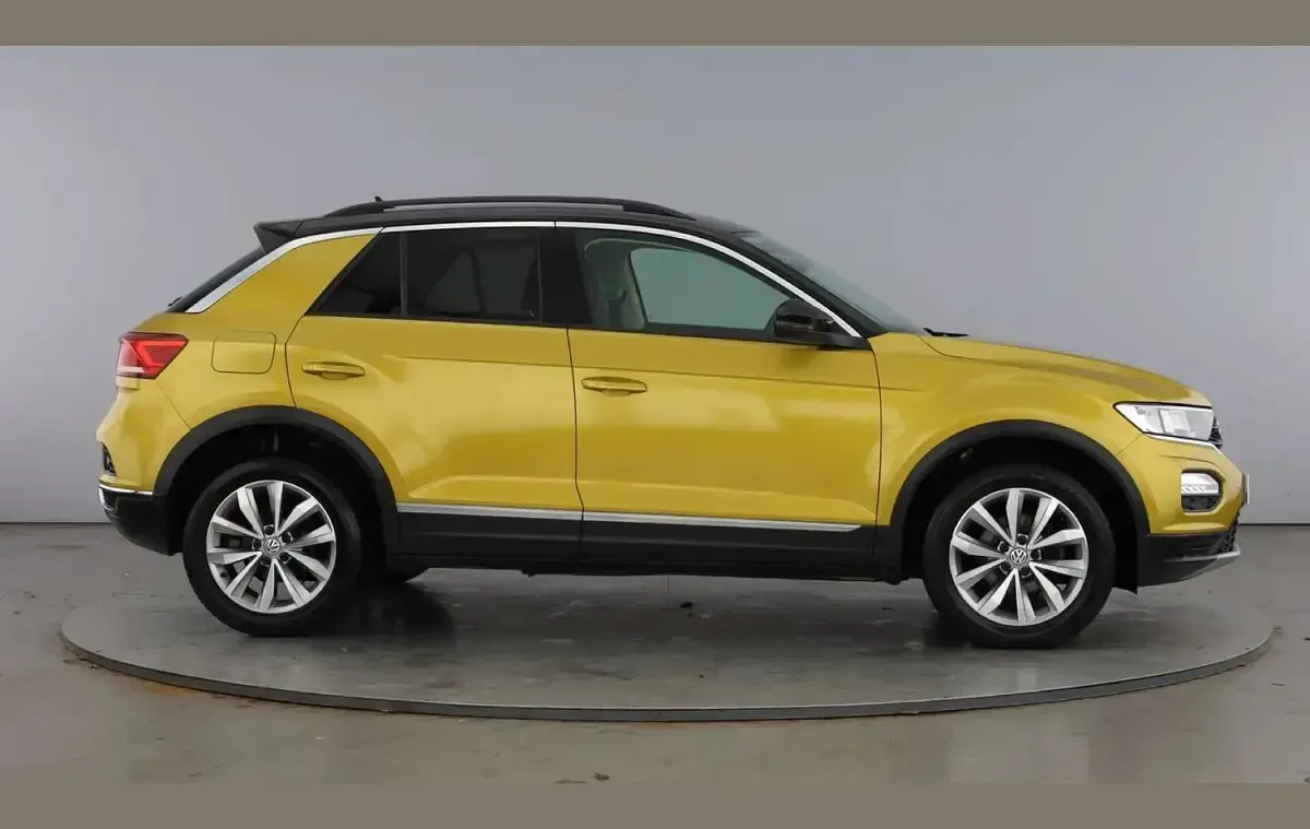 Used VW T-Roc Design 150 HP (110 kW) 2019 Yellow SUV