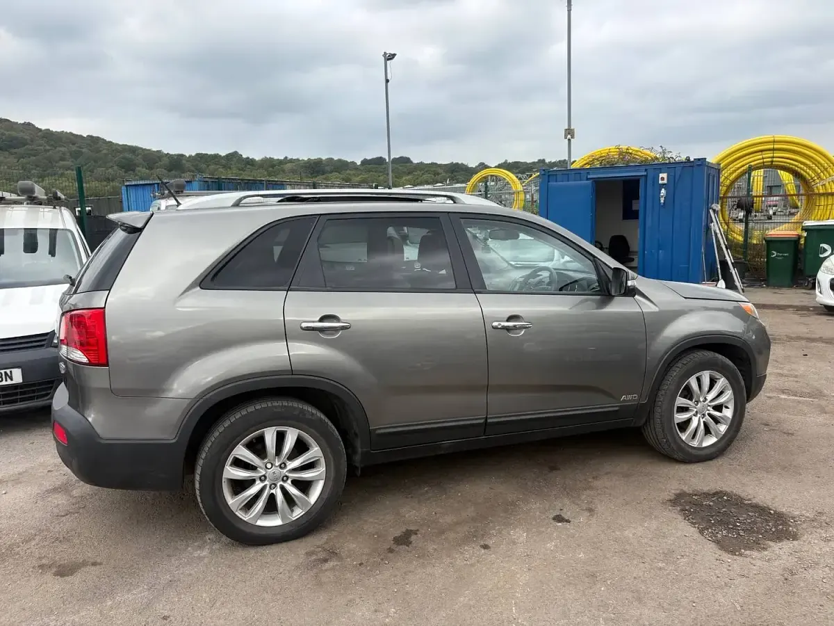 Used Kia Sorento 2011 Silver SUV