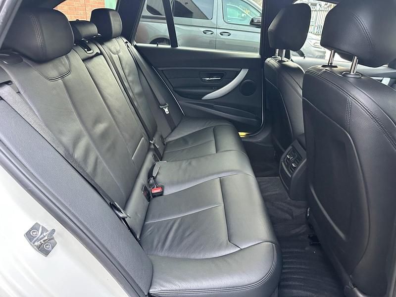 Begagnad BMW 318 M Sport 2013 Vit Kombi