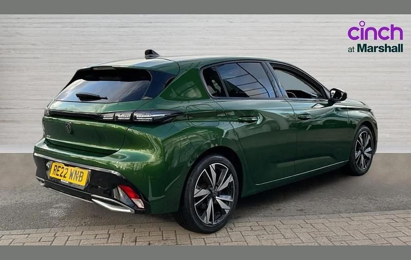 Used Peugeot 308 Allure 128 HP (94 kW) 2022 Green Hatchback