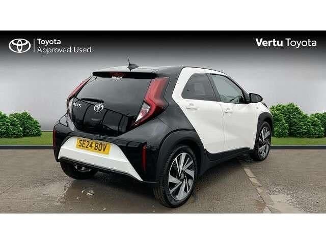 Used Toyota Aygo X 72 HP (52 kW) 2024 White SUV