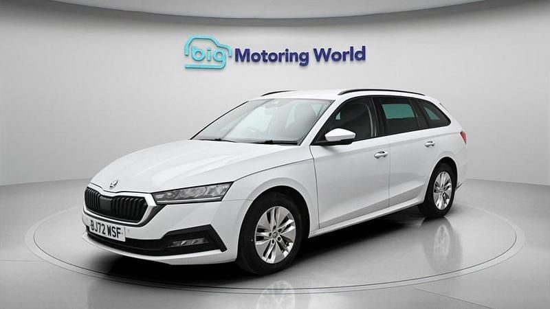 Used Skoda Octavia SE Technology 110 HP (80 kW) 2022 White Estate