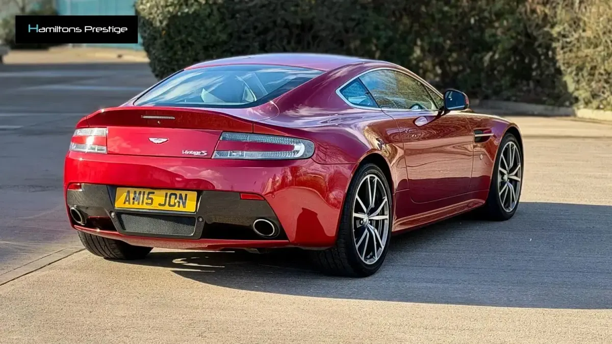 Usado Aston Martin V8 Vantage 430 CV (316 kW) 2015 Rojo Coupe